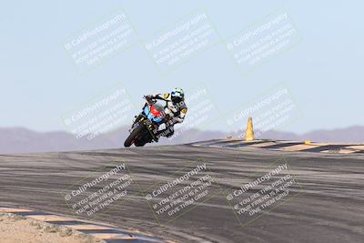 media/Dec-01-2025-Moto Forza (Mon) [[2daa91e15f]]/2-Intermediate Group/Session 2 (Turns 9 and 10)/